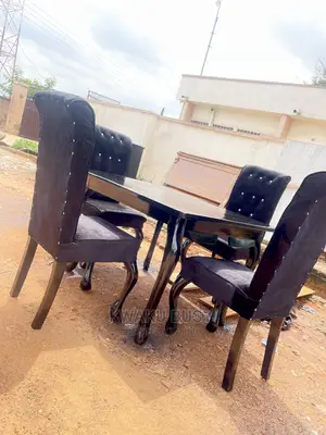 4 Seaters Dining Table