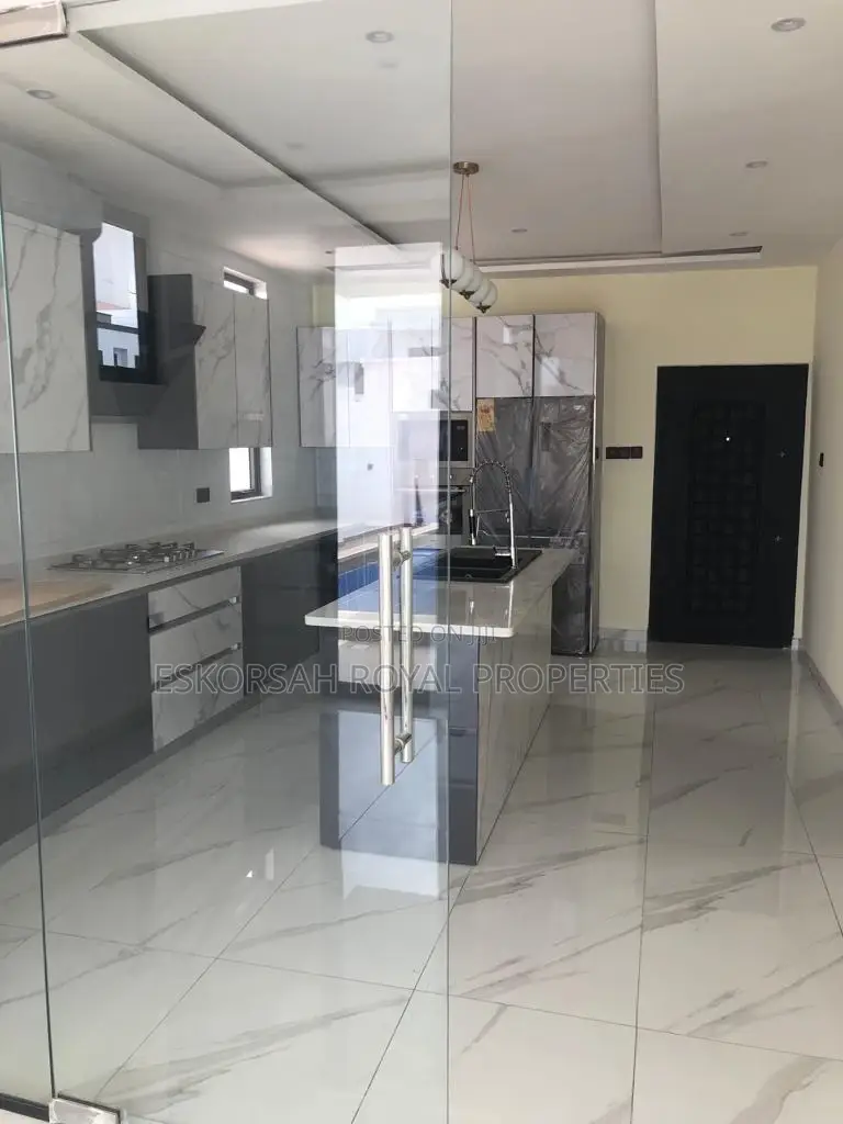 4bdrm House in East Legon for sale