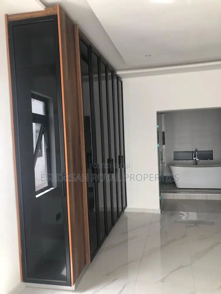 4bdrm House in East Legon for sale