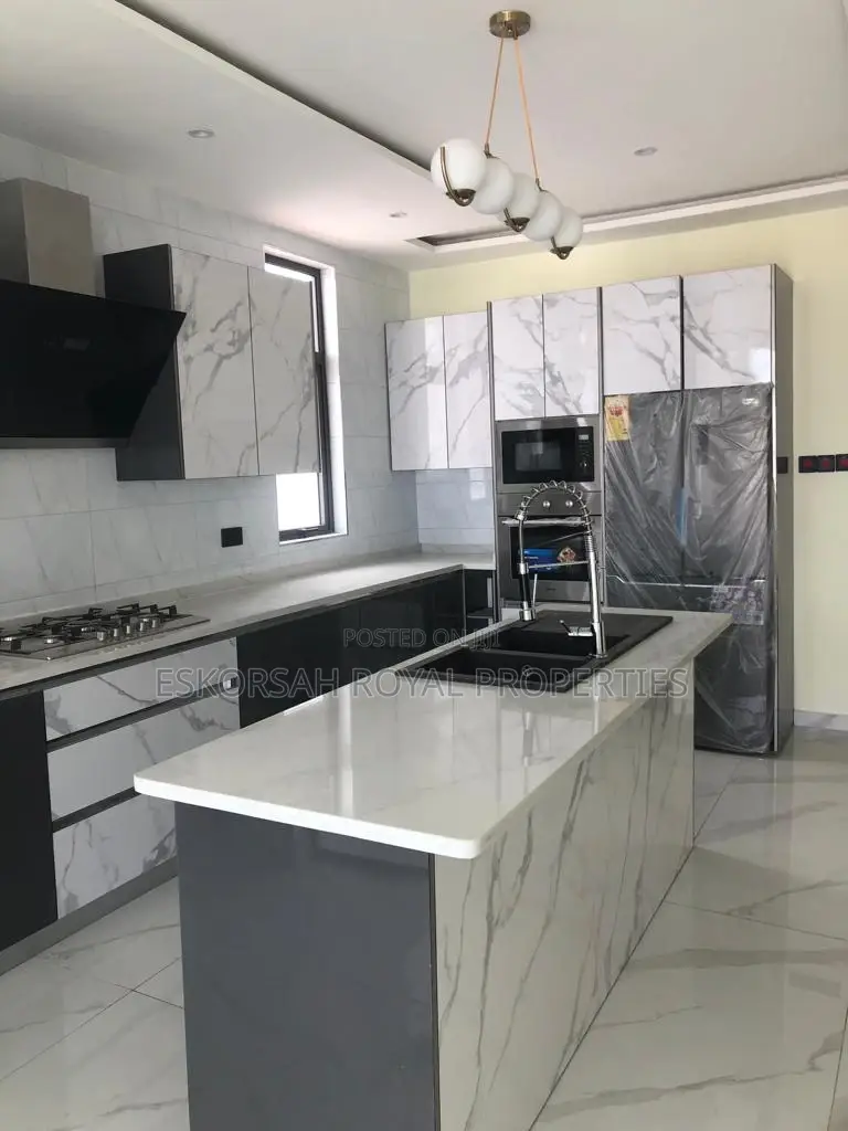 4bdrm House in East Legon for sale