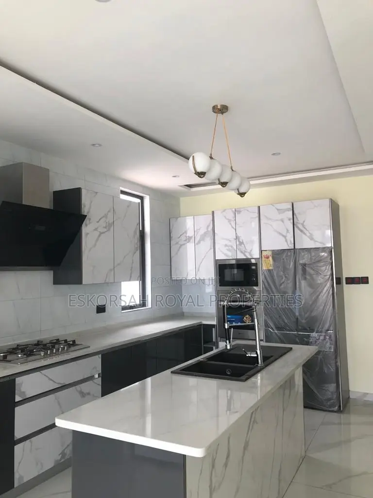 4bdrm House in East Legon for sale