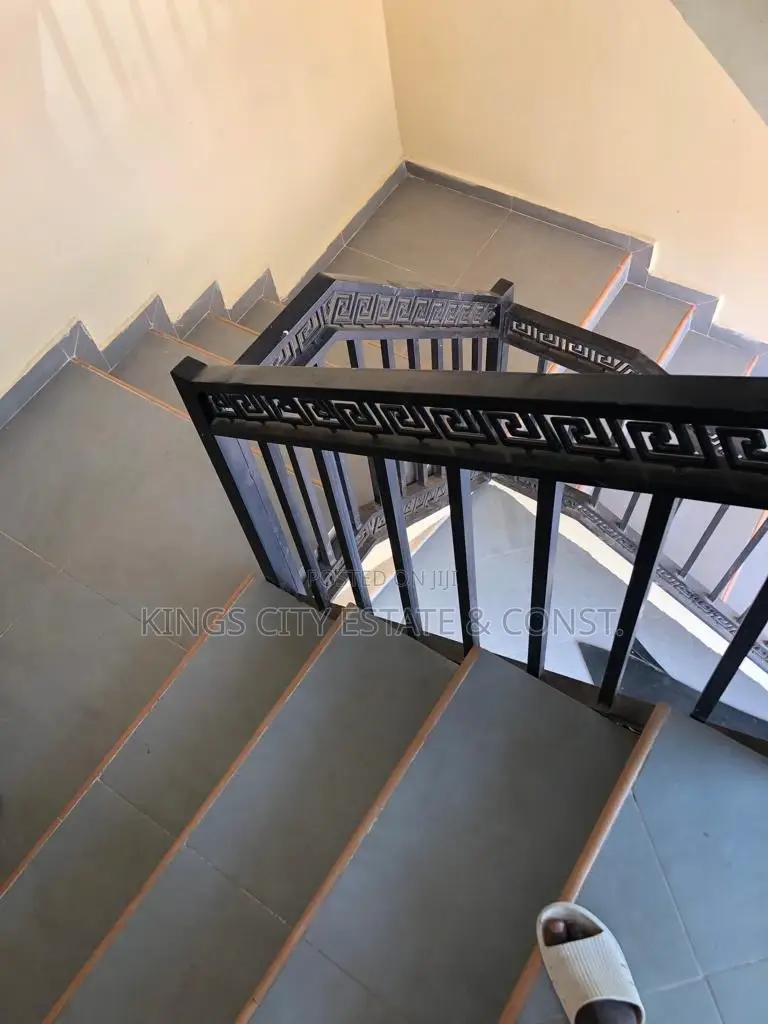 4bdrm House in Papaye-Street, Osu for rent