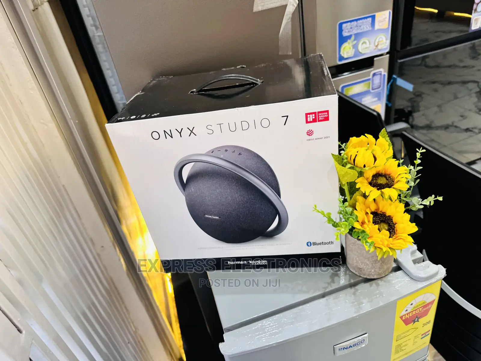 Enjoy Ultra Realistic Onyx 7 Bluetooth Speakers