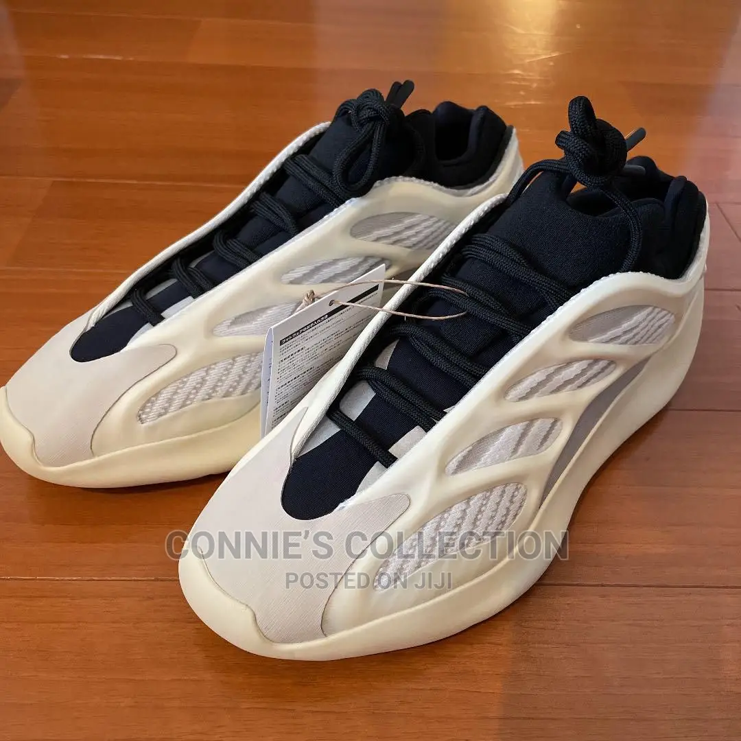 Adidas Yeezy 700 V3