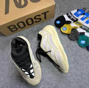 Adidas Yeezy 700 V3