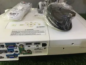 Epson Eb-1960,5000lumens Brightness Projectors