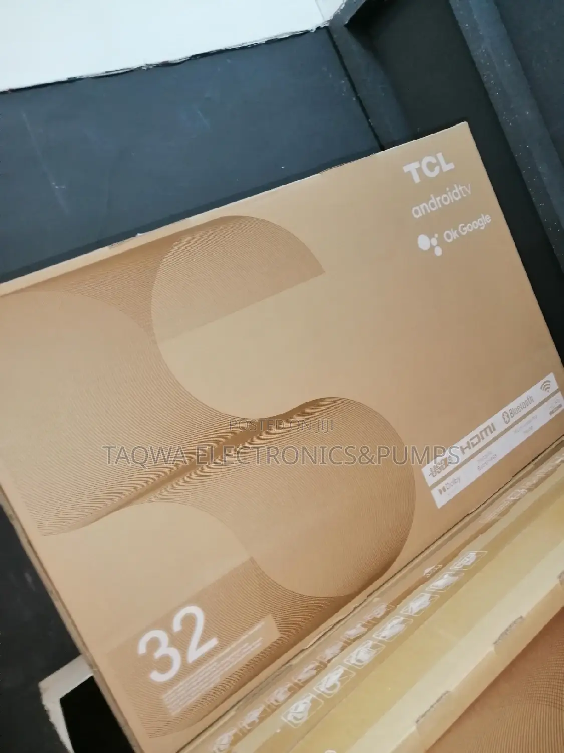 Grab the TCL 32 Smart Tv