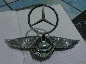 Bonnet Crown Available for All Car's
