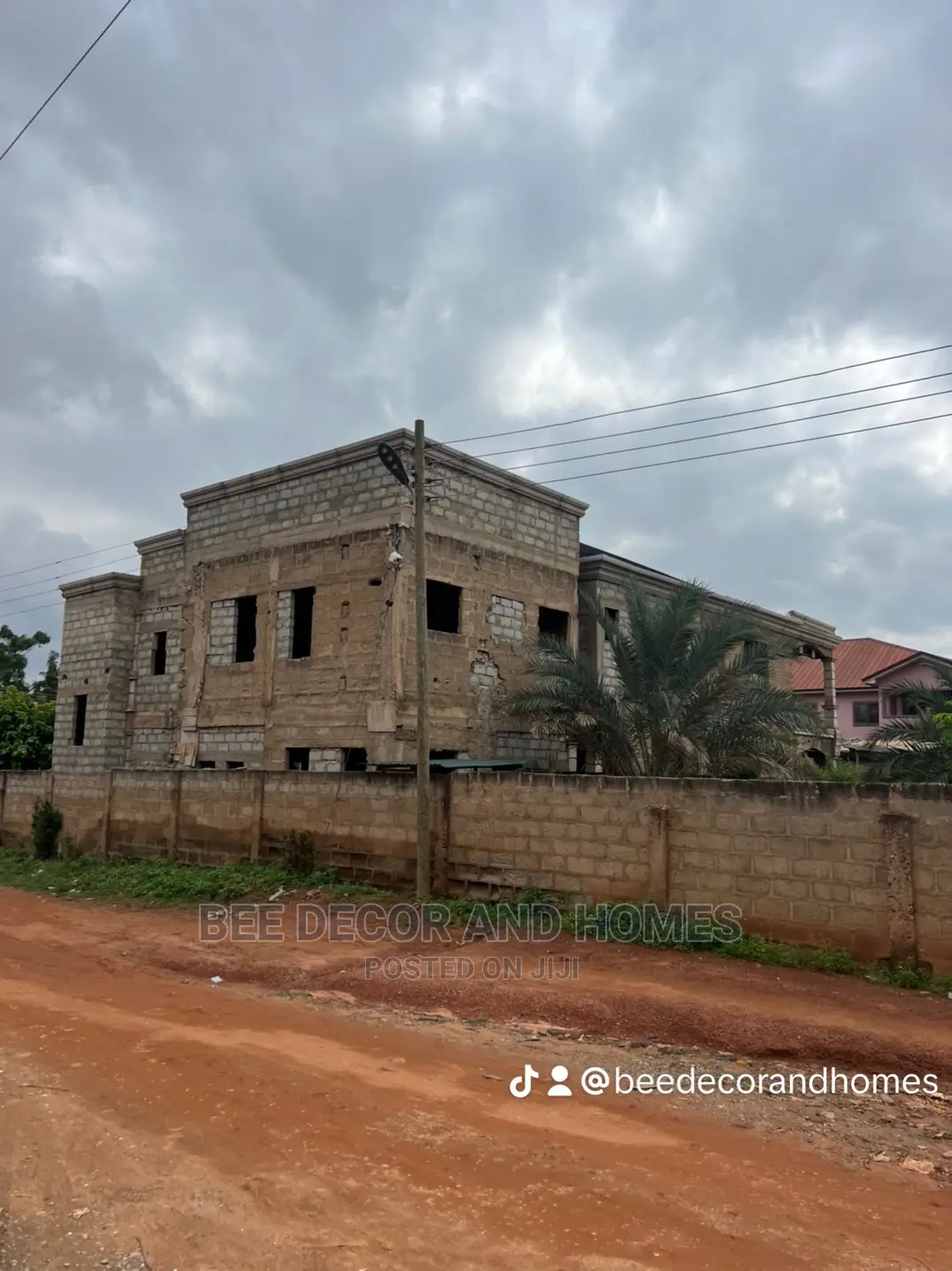 10bdrm Mansion in Bee Decor And Homes, Adenta for sale