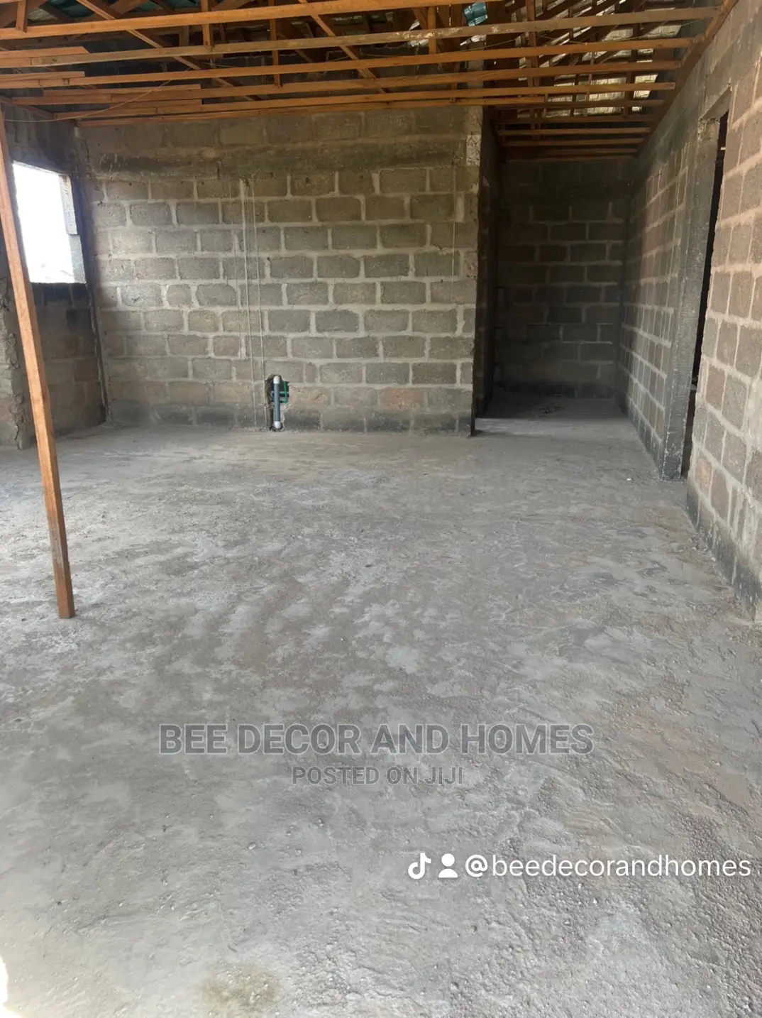10bdrm Mansion in Bee Decor And Homes, Adenta for sale