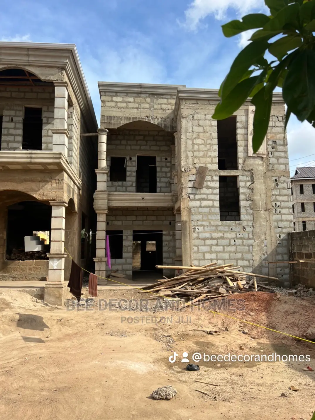 10bdrm Mansion in Bee Decor And Homes, Adenta for sale