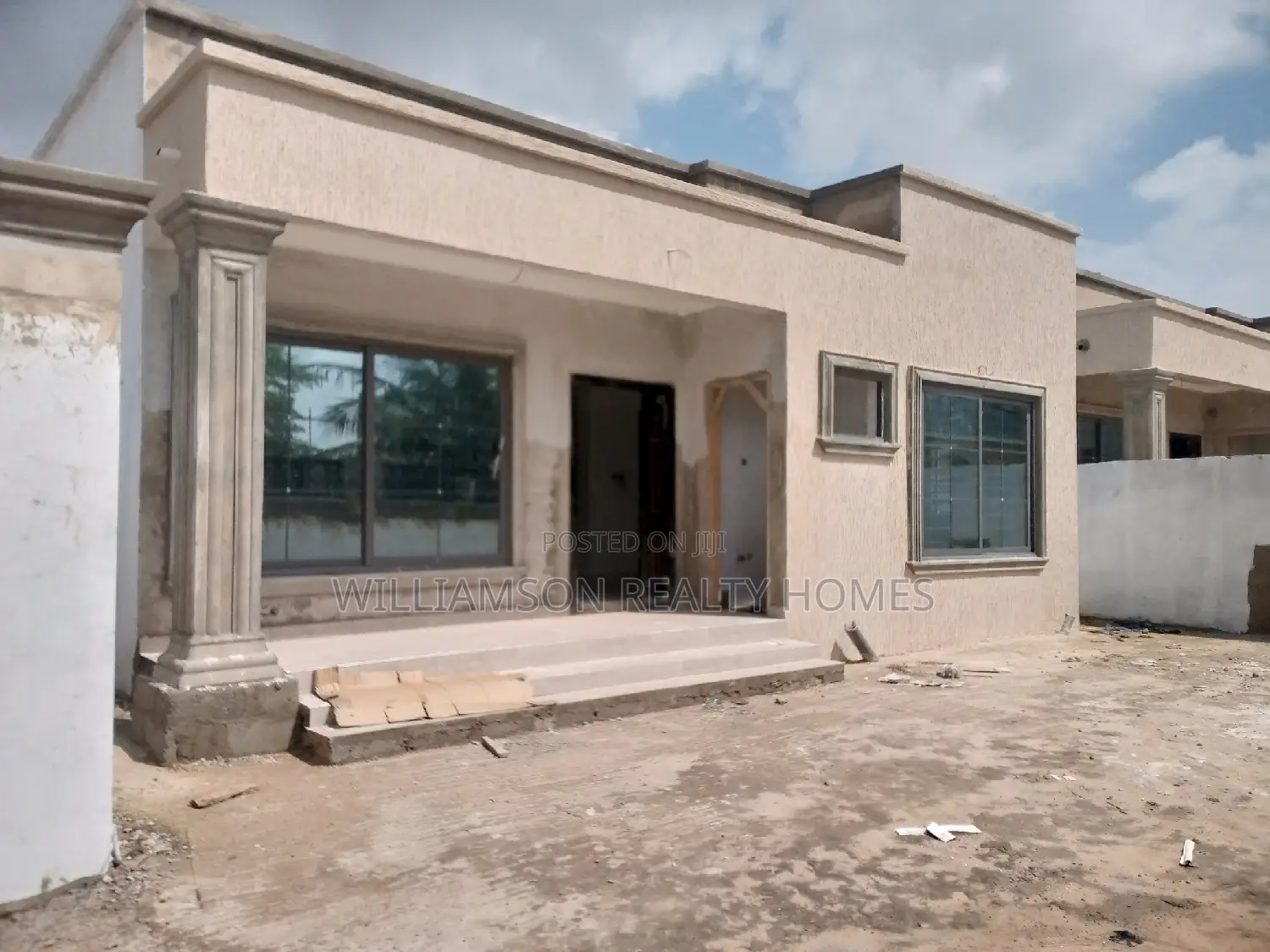 3bdrm House in Hfc Estate, Spintex for sale