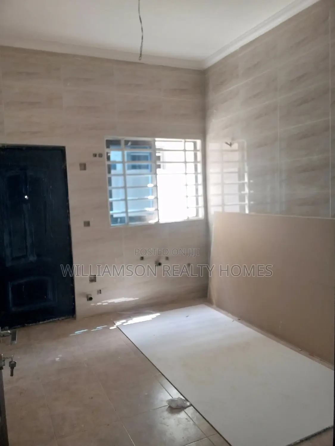 3bdrm House in Hfc Estate, Spintex for sale