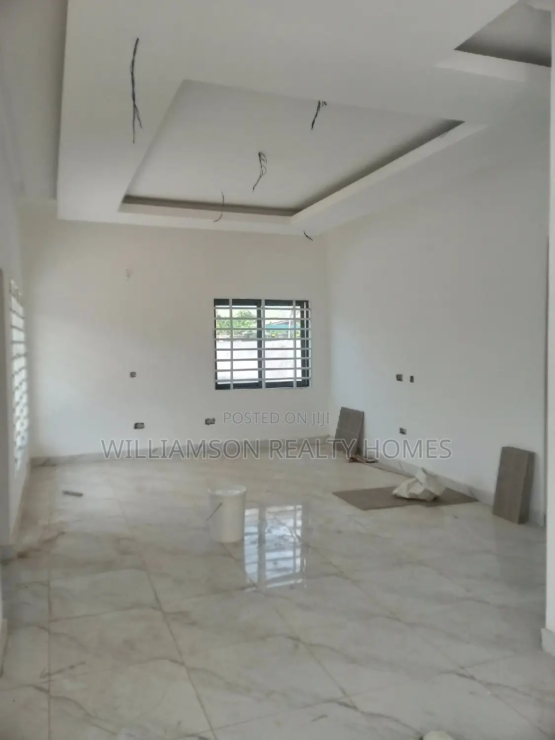 3bdrm House in Hfc Estate, Spintex for sale