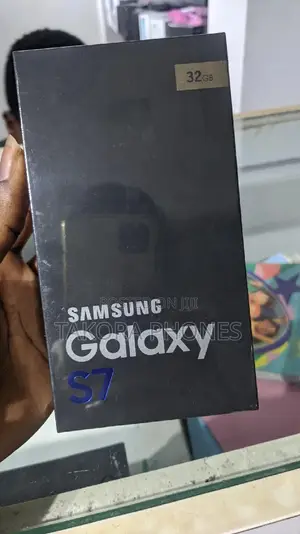 New Samsung Galaxy S7 32 GB Black