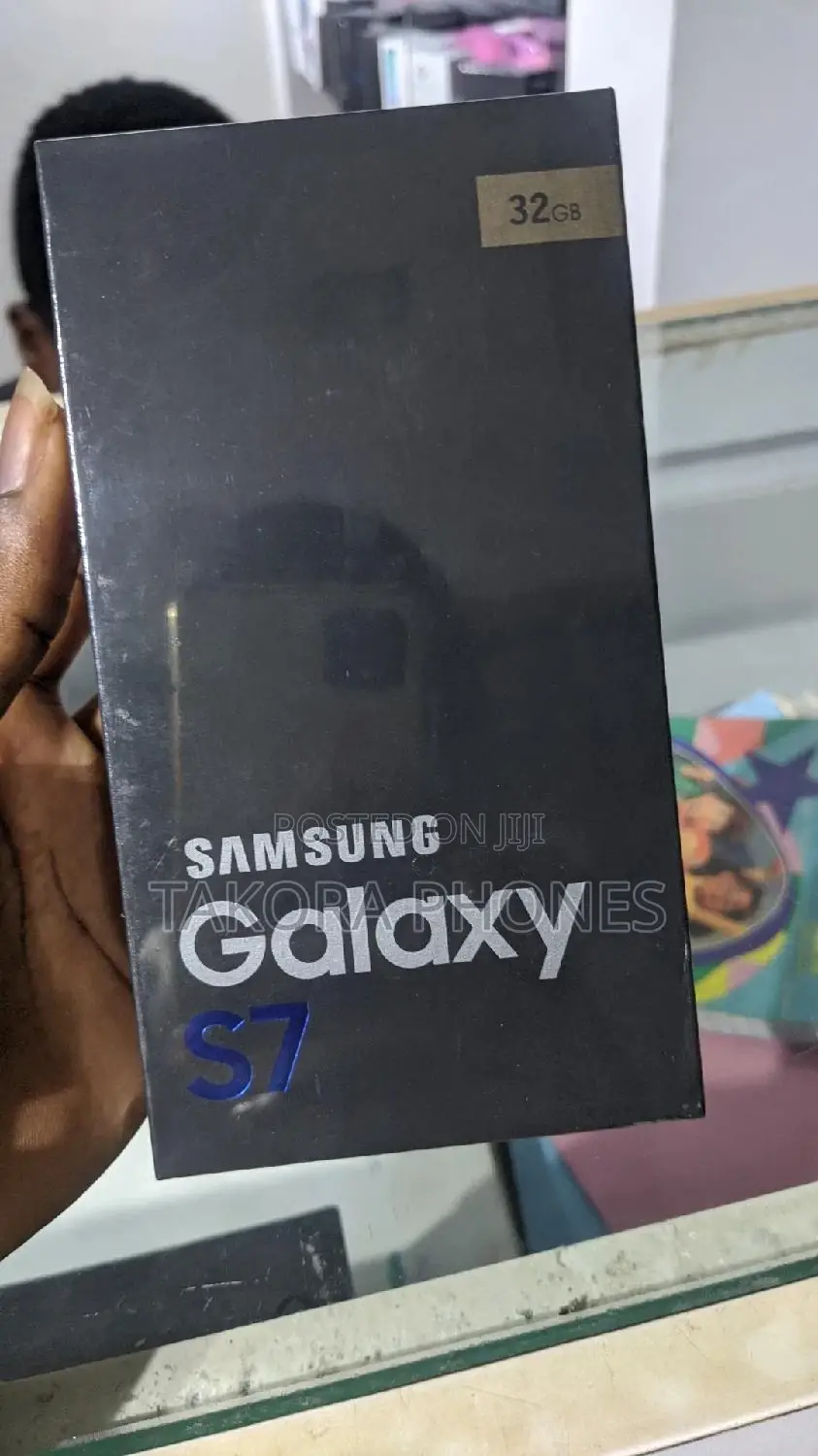 New Samsung Galaxy S7 32 GB Black