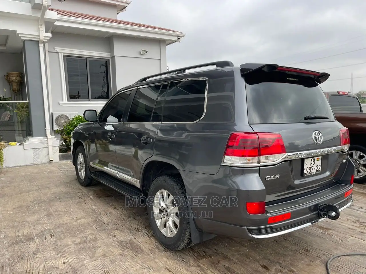 Rent a Car- Toyota Landcruiser V8 for Rent