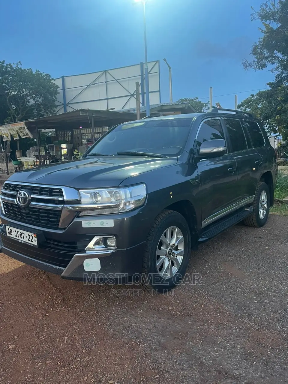 Rent a Car- Toyota Landcruiser V8 for Rent