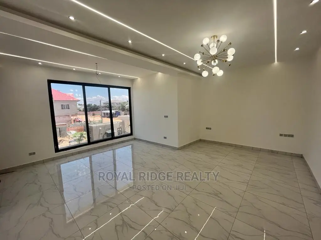 4 Bedroom Townhouse in Achimota, Accra Metropolitan for Sale
