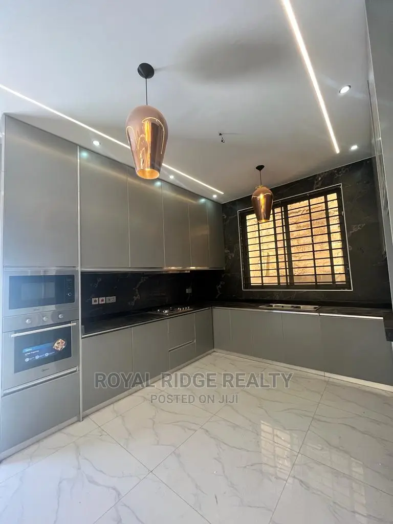 4 Bedroom Townhouse in Achimota, Accra Metropolitan for Sale