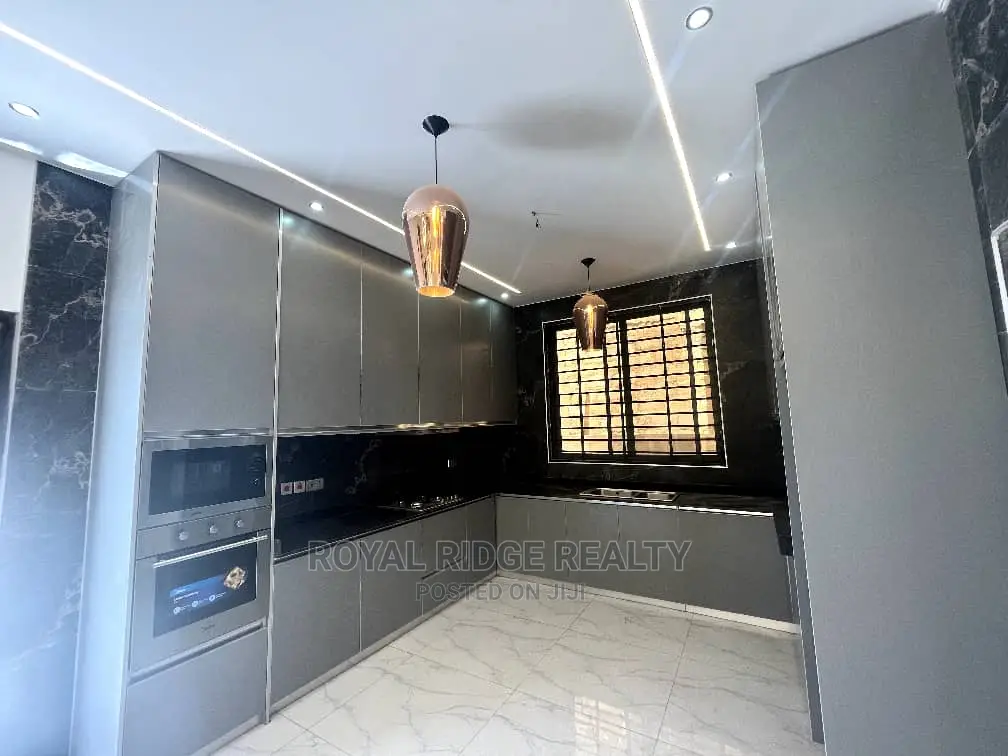 4 Bedroom Townhouse in Achimota, Accra Metropolitan for Sale
