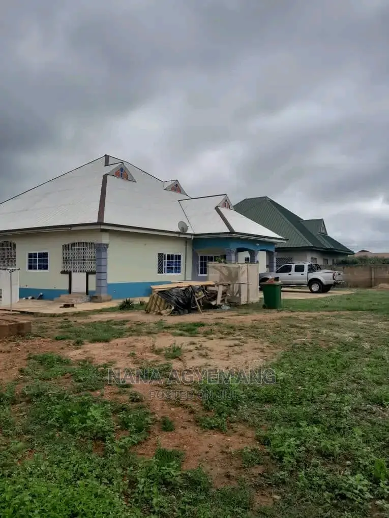 Furnished 6bdrm Block of Flats in Asuakwa Liberation, Sunyani Municipal