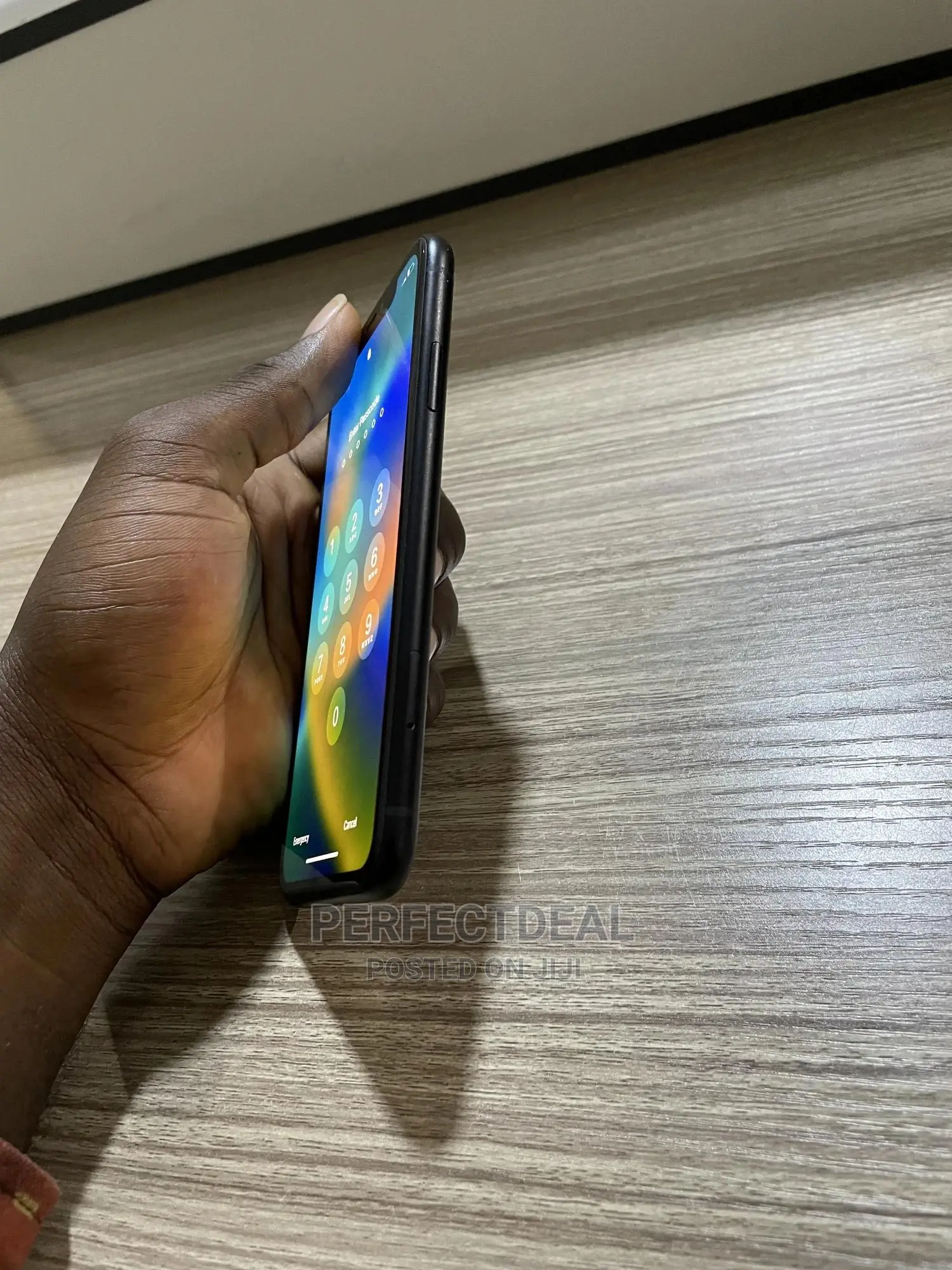 New Apple iPhone XR 128 GB Black