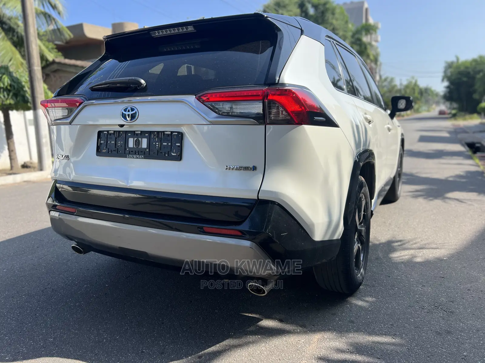 Toyota RAV4 XLE Premium FWD 2019 White