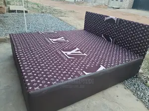 Inbuilt Queen Size Bed