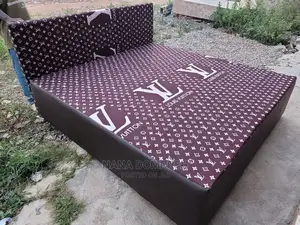 Inbuilt Queen Size Bed