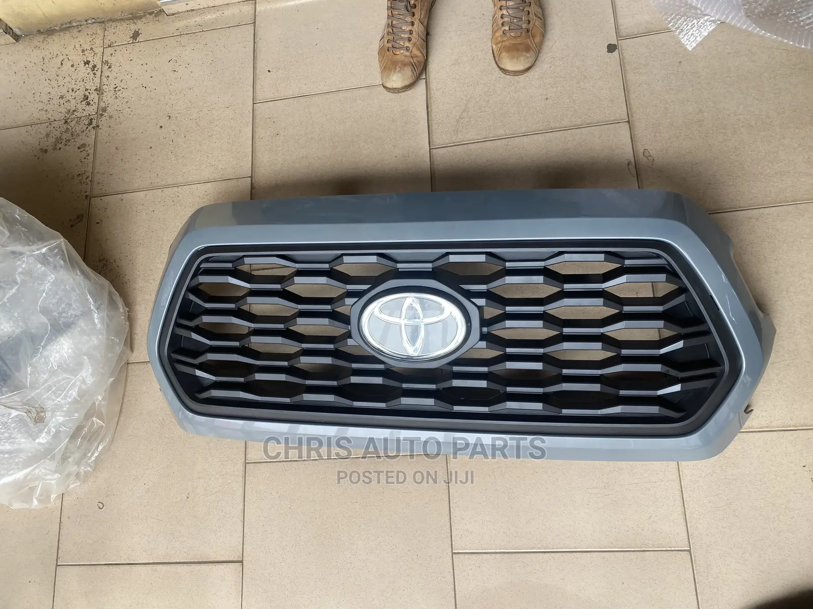 Toyota Tacoma 18 Front Grill