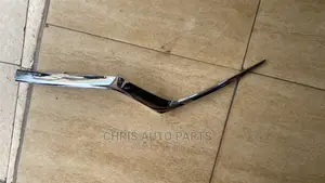 Honda CRV 17 Headlight Shining