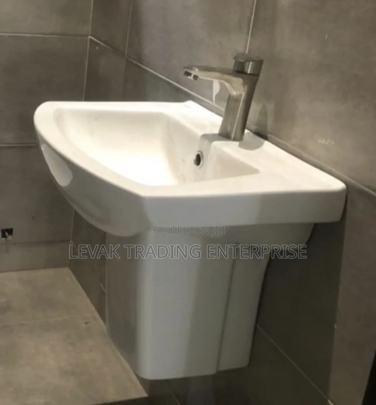 Frencia Water Closet - Basin + Watercloset - Toilet Bowl