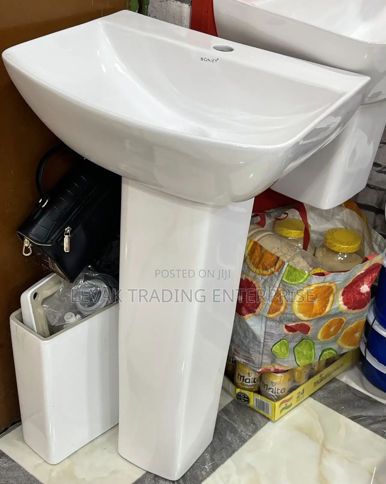 Bathroom Basin / Wash Hand Basin
