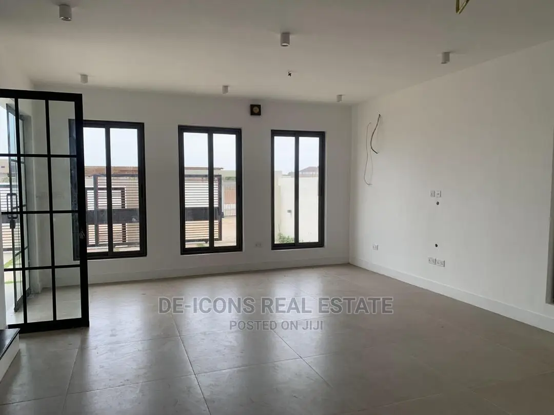 4bdrm Duplex in De-Icons Real Estate, Oyarifa for sale