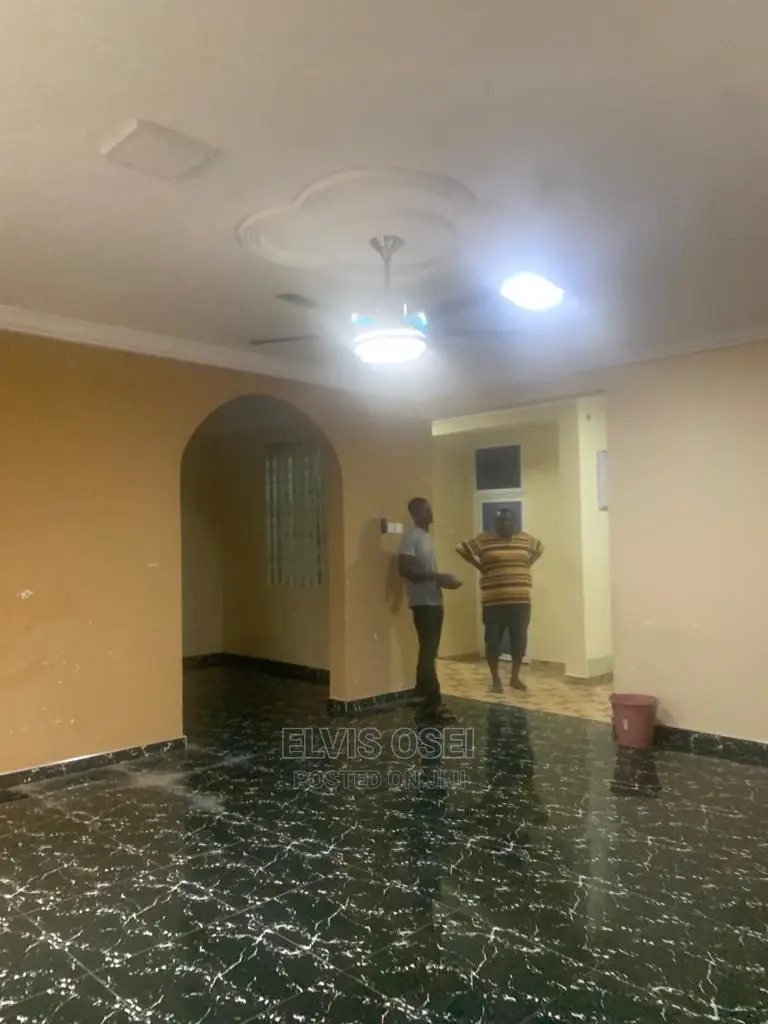 6bdrm House in Cocobod, Amasaman for sale