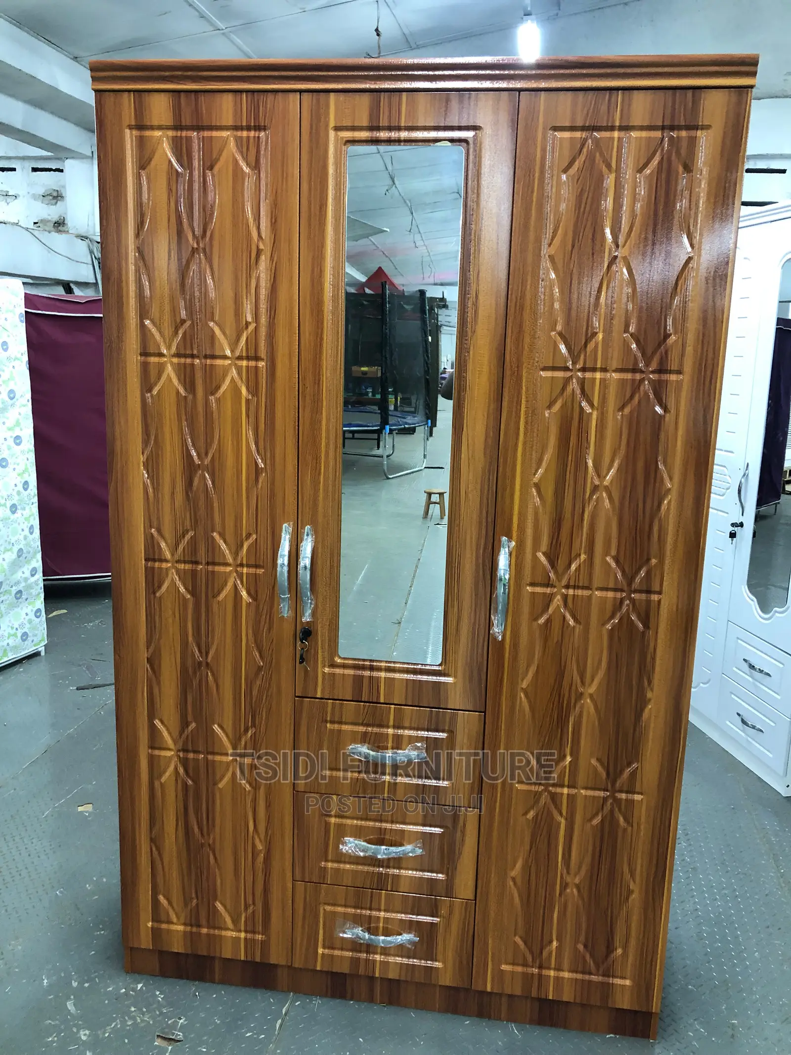 Quality Three Door Wardrobe