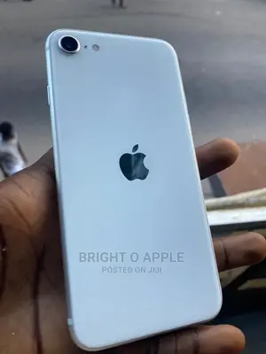 Apple iPhone SE (2022) 64 GB White