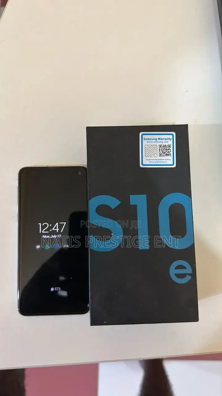 New Samsung Galaxy S10e 128 GB Black