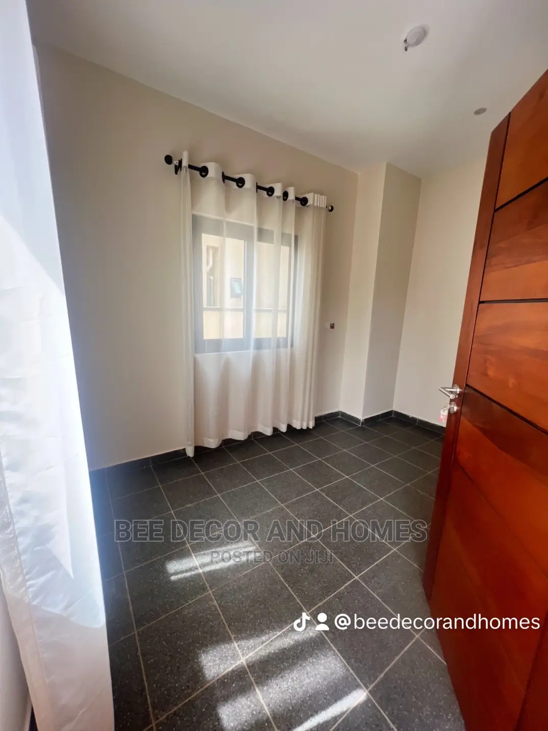 4bdrm Townhouse/Terrace in Bee Decor And Homes, Oyarifa for sale