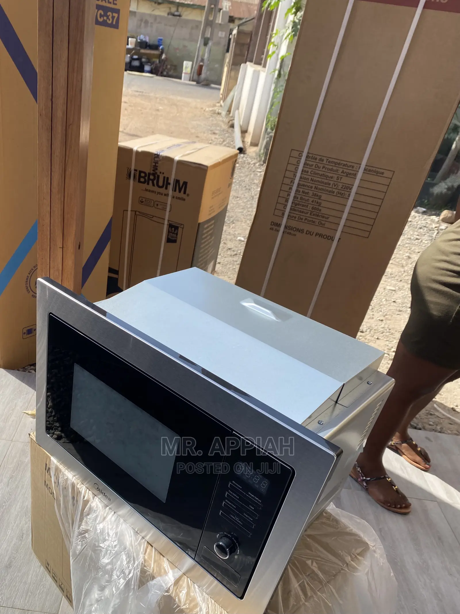 Midea 17L AM717BS7 Works Smarter and Wider 