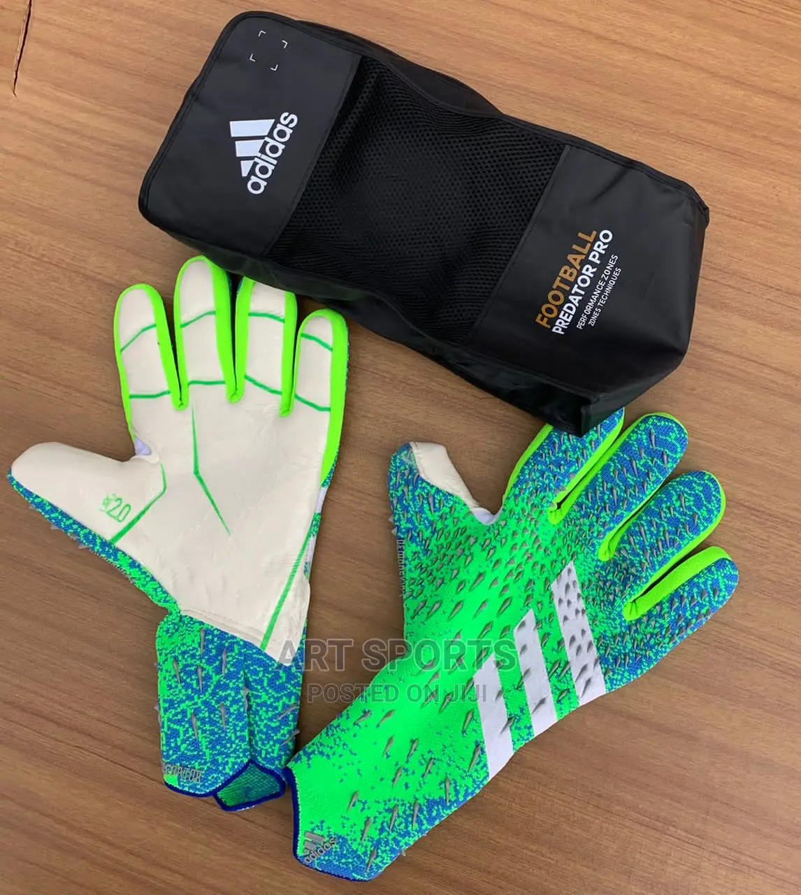 Predator Goalkeeper's Gloves ( Predator Pro)