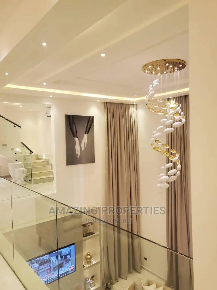 5bdrm House in East Legon for sale