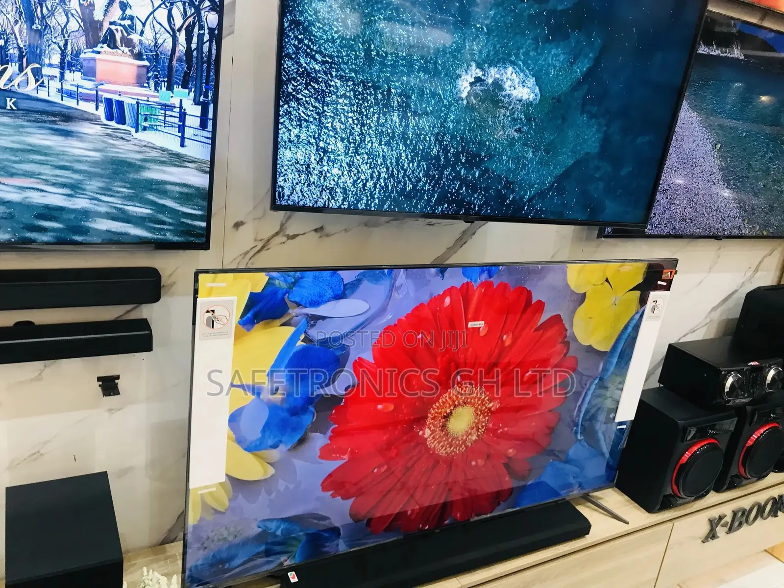 Essential UQ81 Samsung 65 Inches Glossy LED Crystal Tv