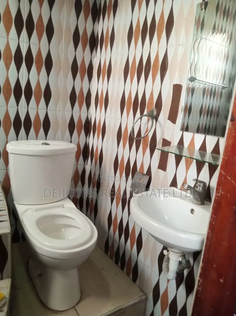 1bdrm Duplex in De-Icons Real Estate, Oyarifa for rent