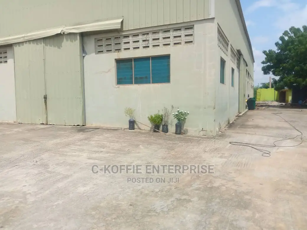 600 SQM Warehouse at Amasaman for Rent