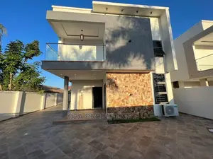 4bdrm House in Baatsona Total for sale