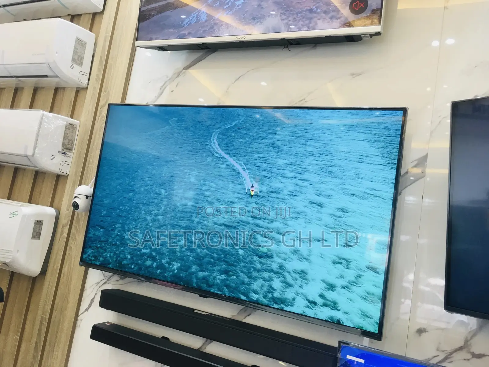 Friendly Budget on AU71 65 Inches LED Glossy Samsung UHD
