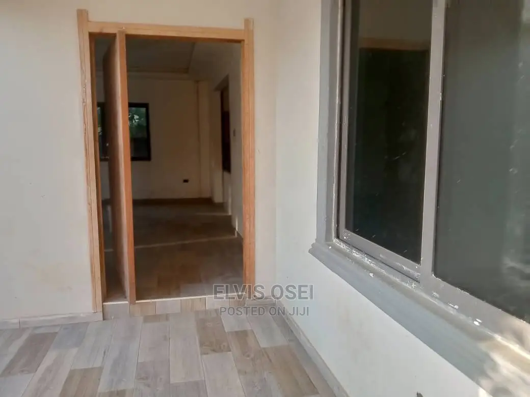 2bdrm Apartment in Tabora Bankyease, Lapaz for rent