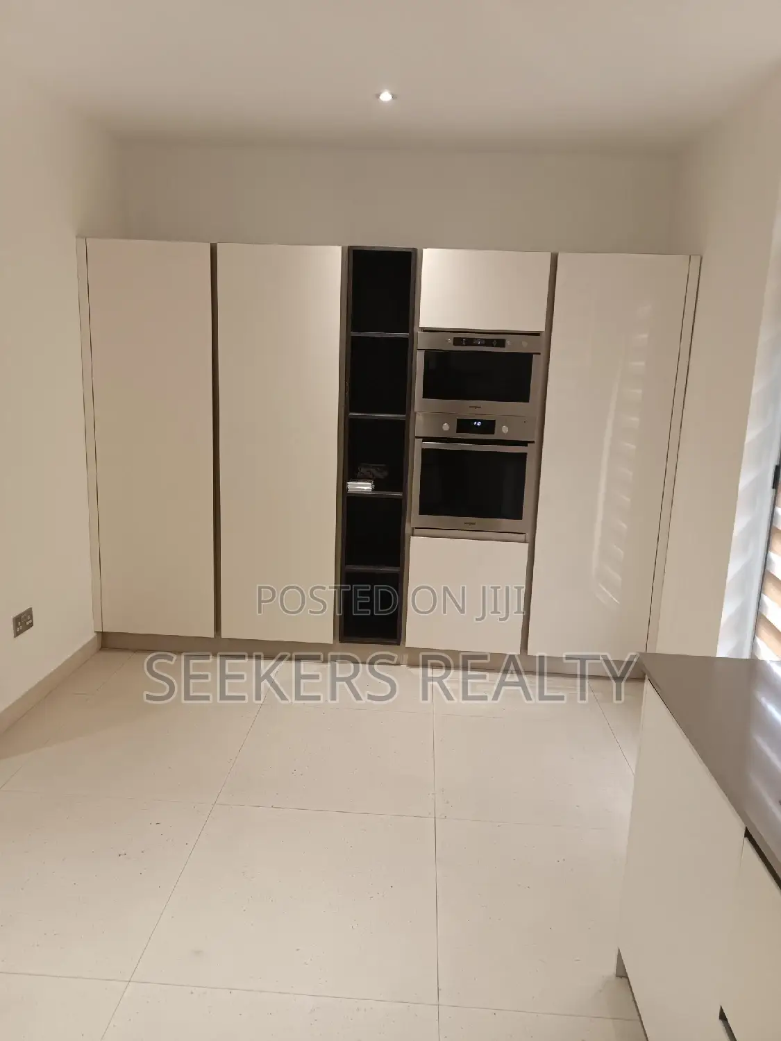 4bdrm Townhouse / Terrace in Seekers Realty, Osu for rent
